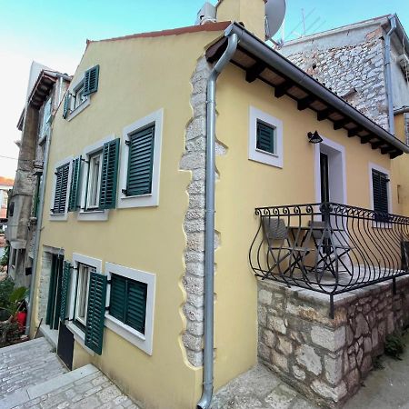Yellow House Rovigno Esterno foto
